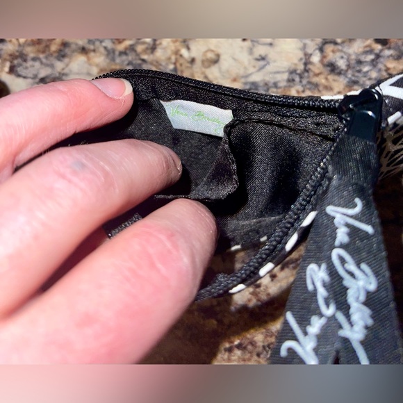 NWT 𝑽𝒆𝒓𝒂 𝑩𝒓𝒂𝒅𝒍𝒆𝒚 𝑍𝑖𝑝 𝐼𝐷 𝐶𝑎𝑠𝑒 𝑤 𝑘𝑒𝑦 𝑟𝑖𝑛𝑔 - Picture 3 of 7